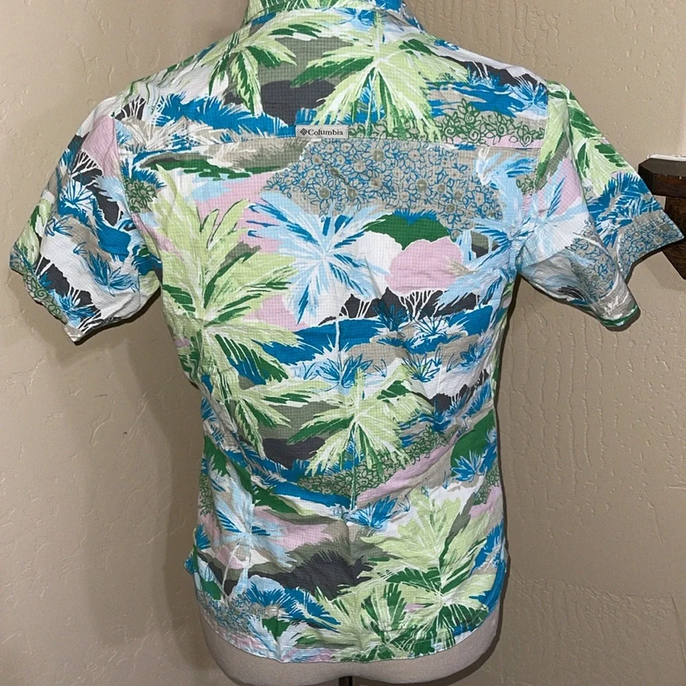 Columbia Women’s Short Sleeve Button Blouse Shirt Size Small - Picture 3 of 6